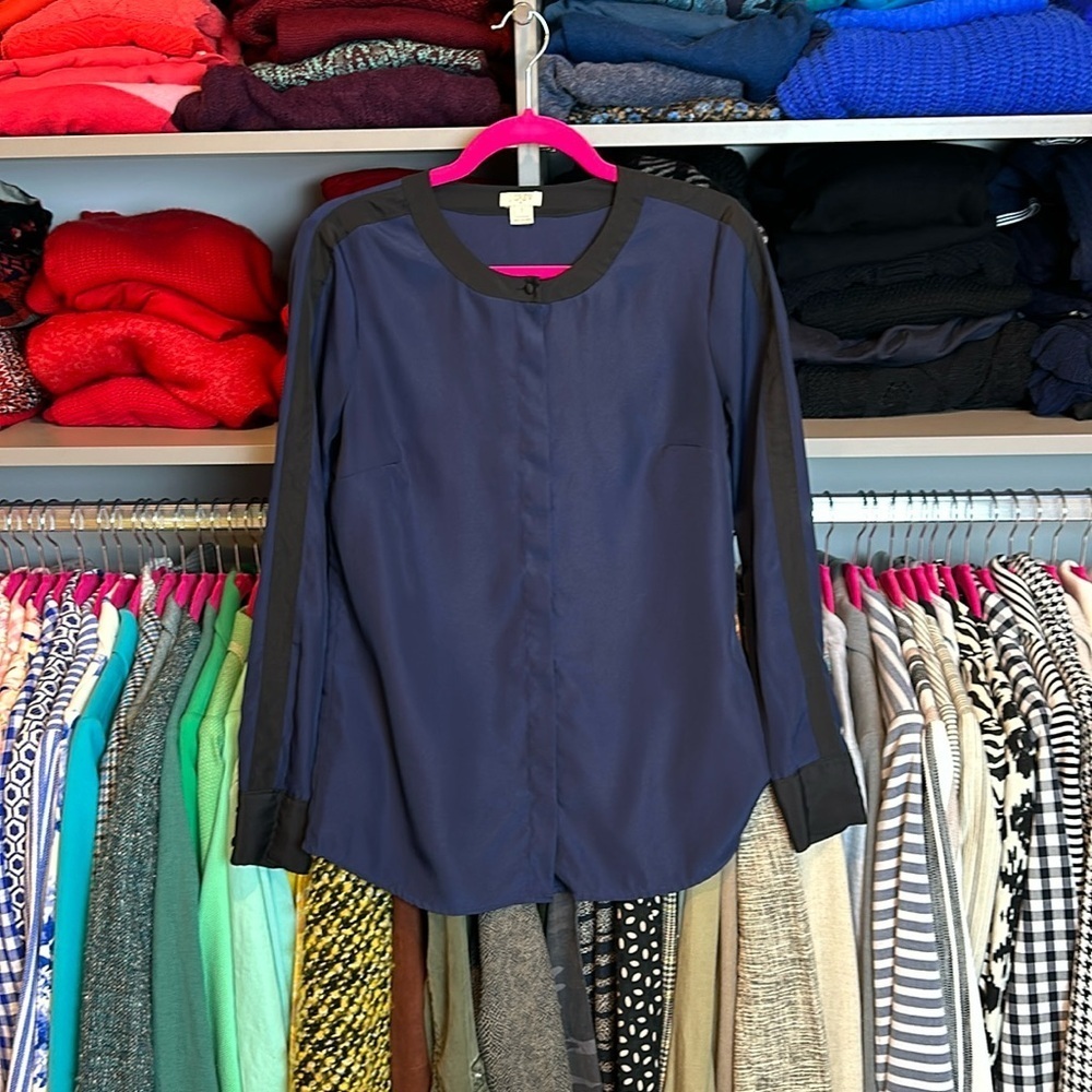 J Crew navy with black trim long sleeve mandarin collar blouse size 2